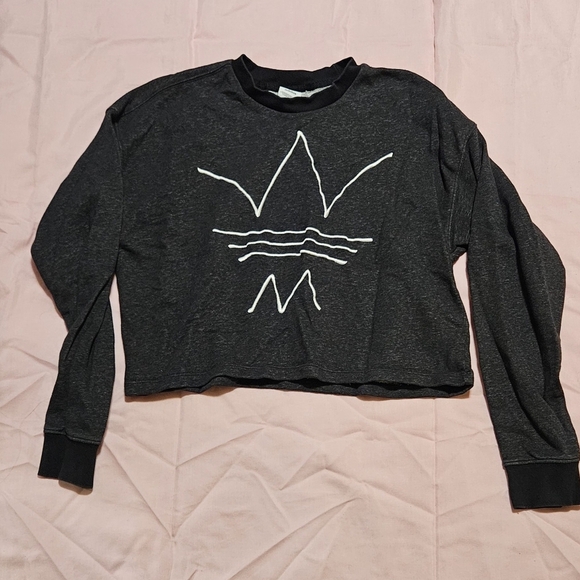 💜Adidas sweater/shirt color gray💕 - Picture 7 of 11